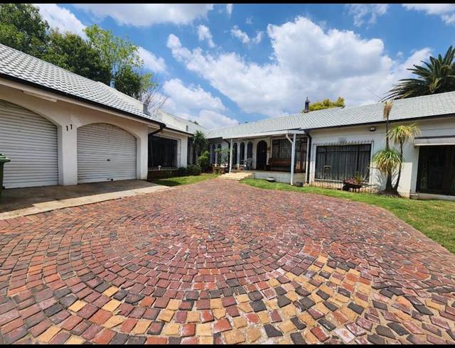 4 BEDROOM HOUSE FOR SALE IN VERWOERDPARK